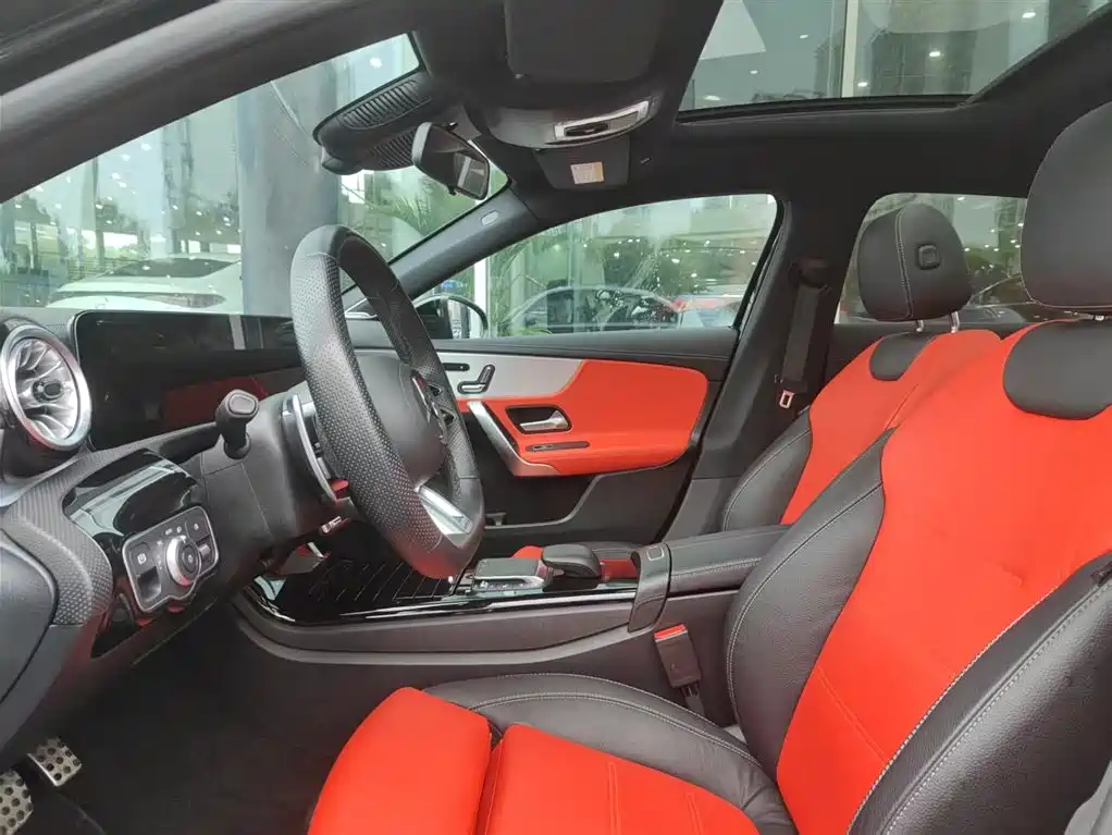 Mercedes-Benz A-Class AMG 2024 — фото 10