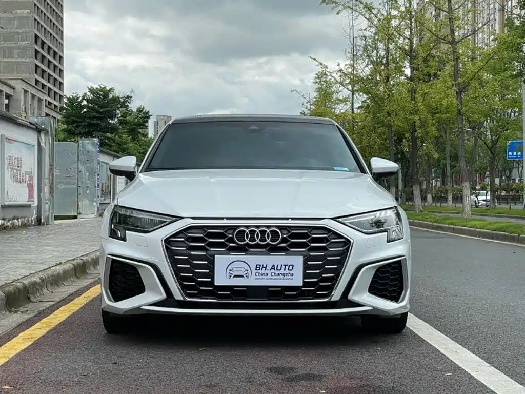 Audi A3 2023 — фото 2