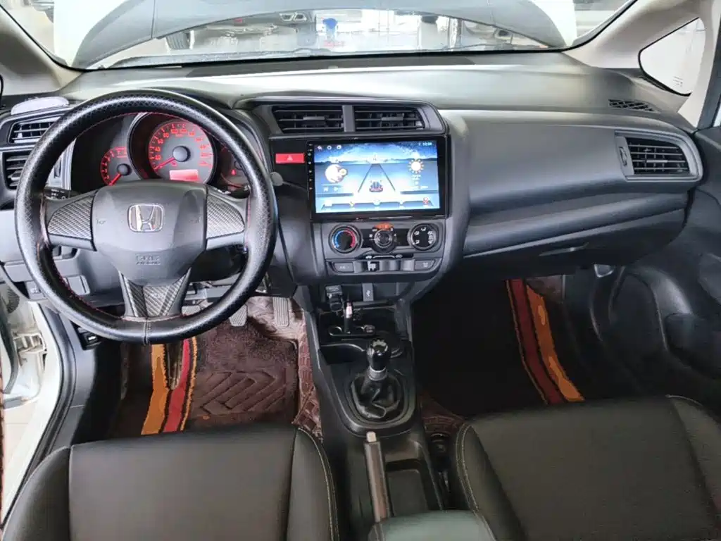 Honda Fit 2016 — фото 10