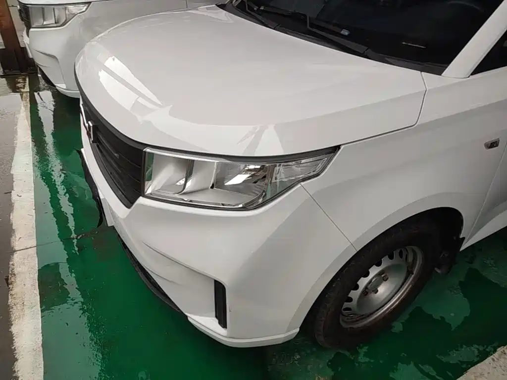 Wuling Hongguang PLUS 2023 — фото 24