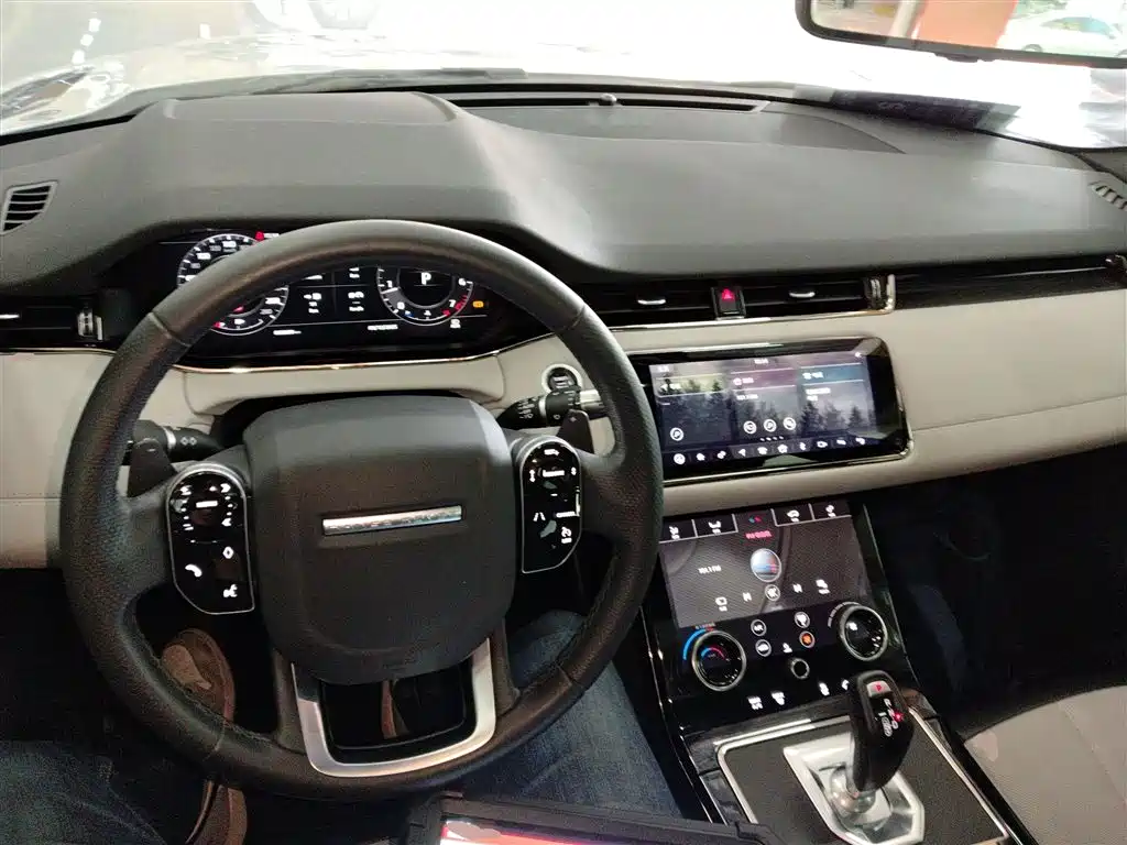 Land Rover Evoque 2021 — фото 12