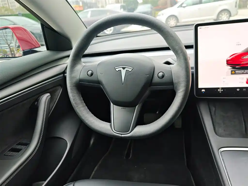 Tesla Model 3 2022 — фото 14