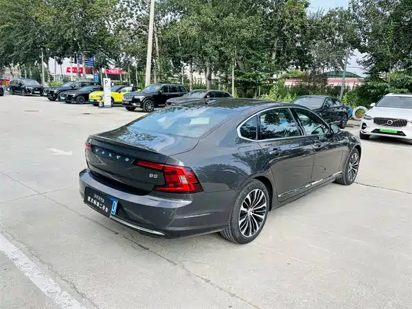Volvo S90 2024