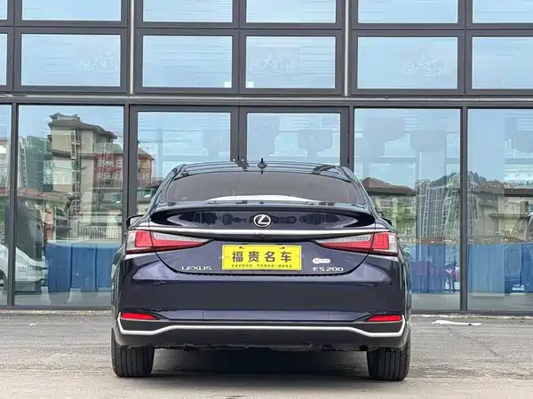 Lexus ES 2018