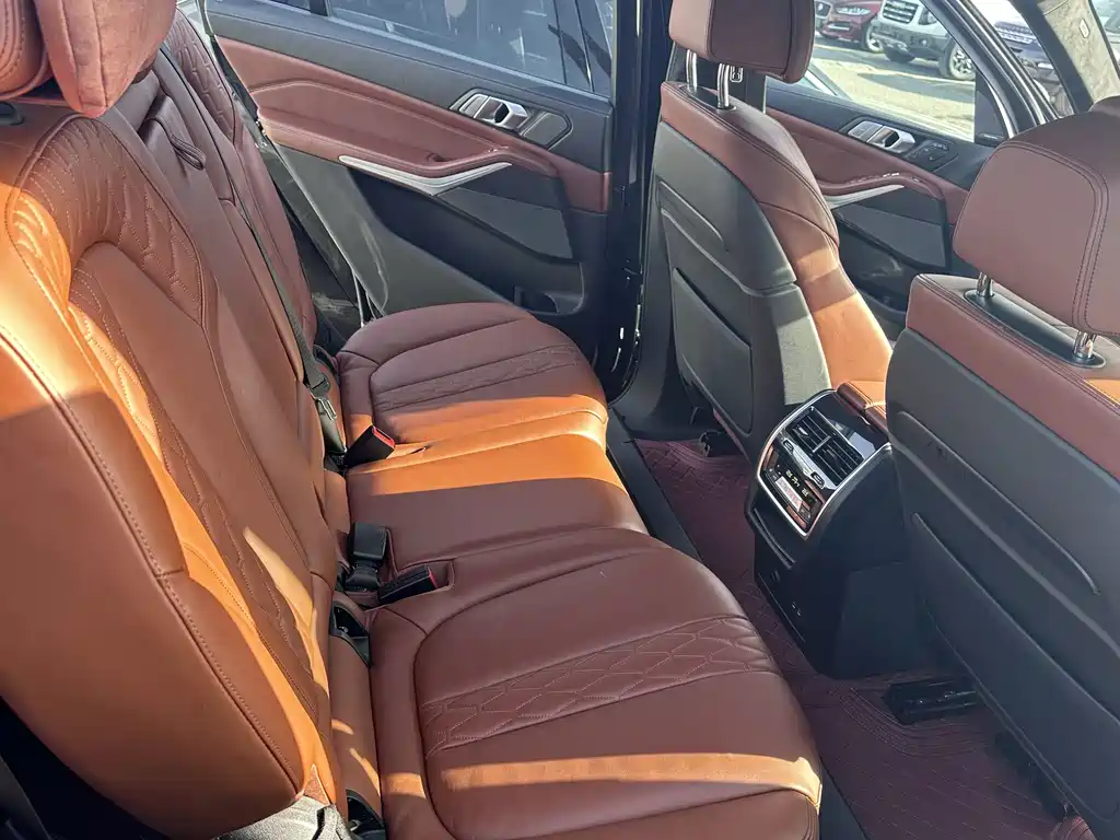 BMW X7 2021 — фото 11