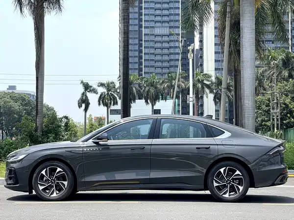 Lincoln Z 2023