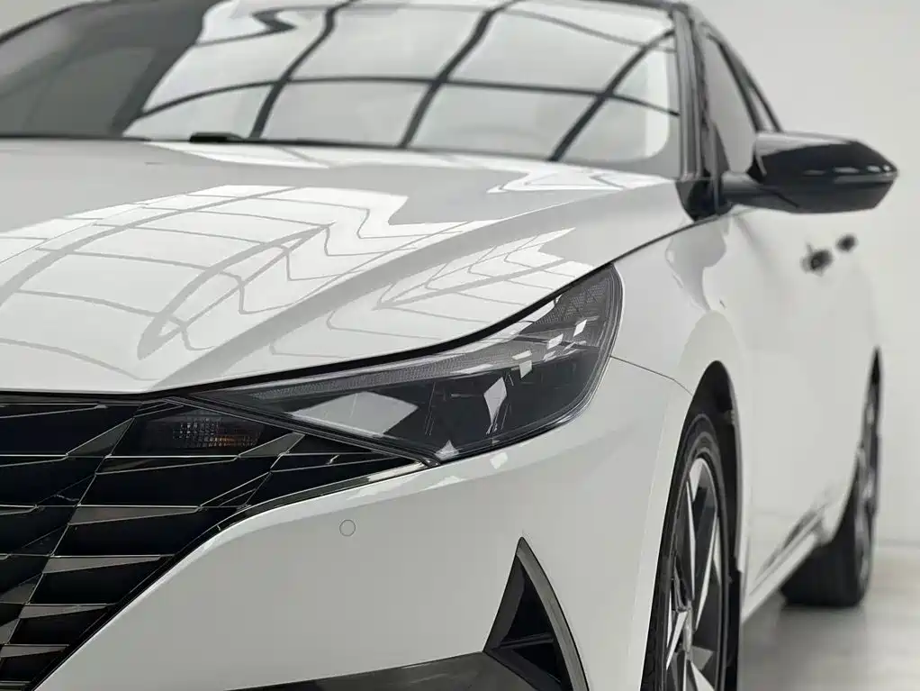 Hyundai Elantra 2022