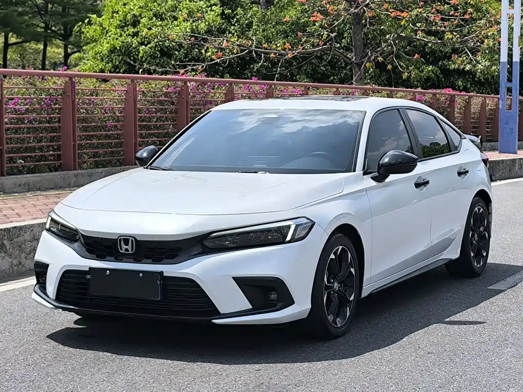 Honda Civic 2023 — фото 1