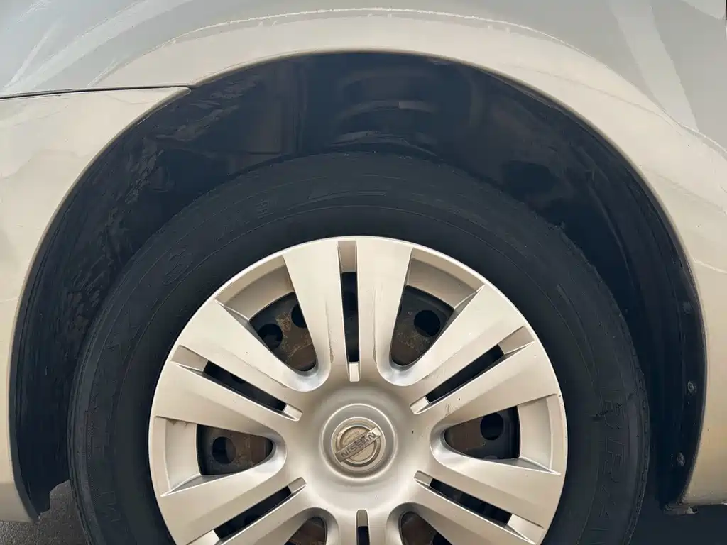 Nissan Livina 2015 — фото 19