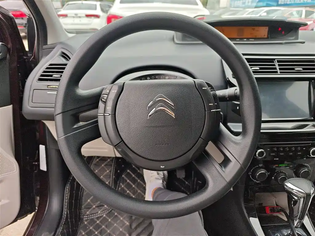 Citroen C-Quatre 2015 — фото 11