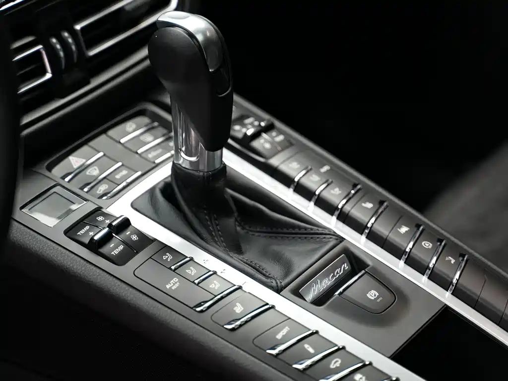 Porsche Macan 2022 — фото 15