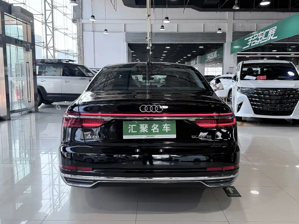 Audi A8 2021 — фото 21