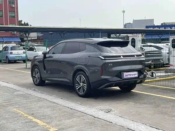 Lynk & Co 08 EM-P 2024