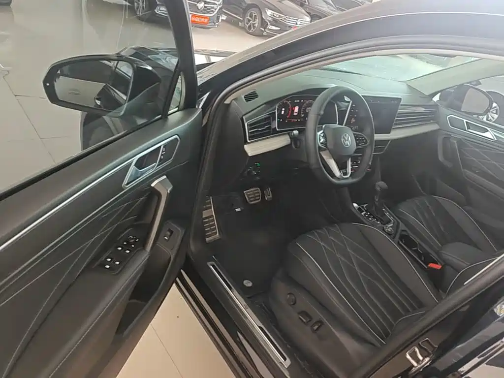 Volkswagen Tiguan L 2022 — фото 16