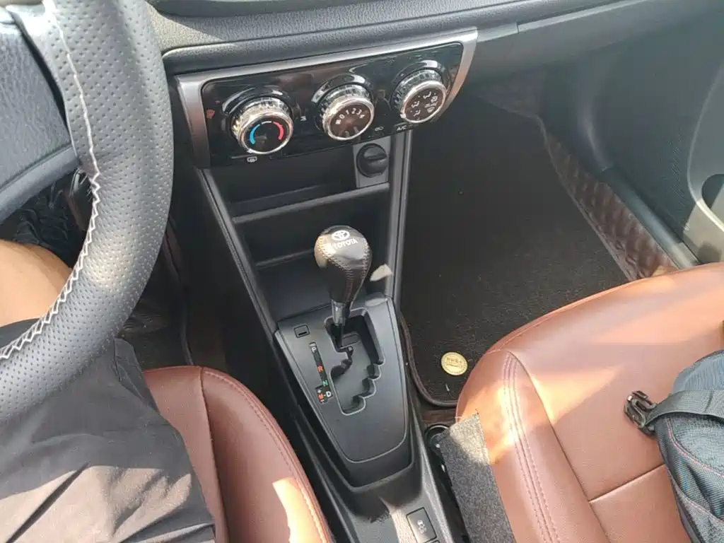 Toyota Yaris L 2020 — фото 14