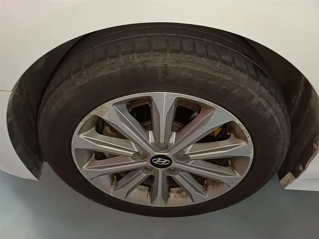 Hyundai Sonata 2015 — фото 23