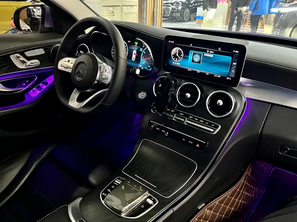 Mercedes-Benz C-Class 2020 — фото 15