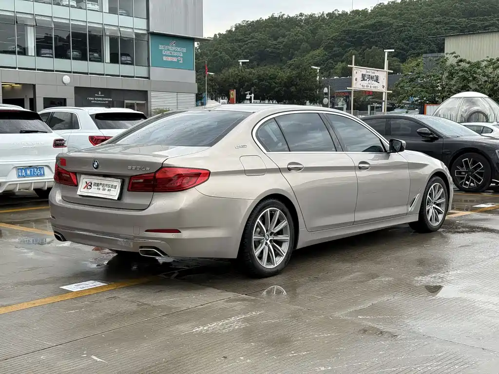 BMW 5 Series New Energy 2018 — фото 15