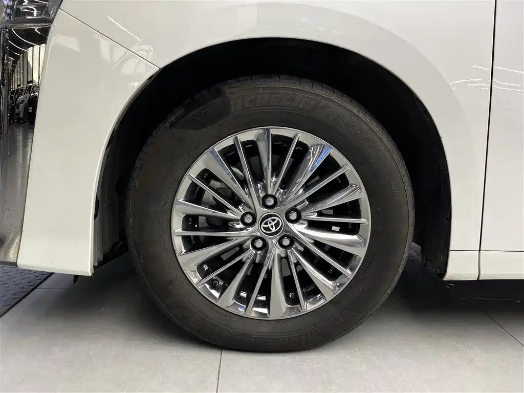 Toyota Vellfire 2020 — фото 13