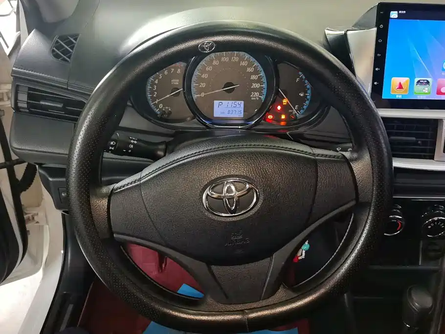 Toyota Yaris L 2016 — фото 15