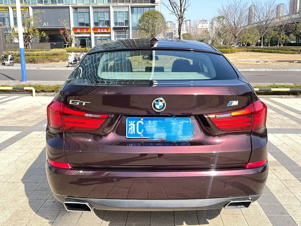 BMW 5 Series GT 2014 — фото 13