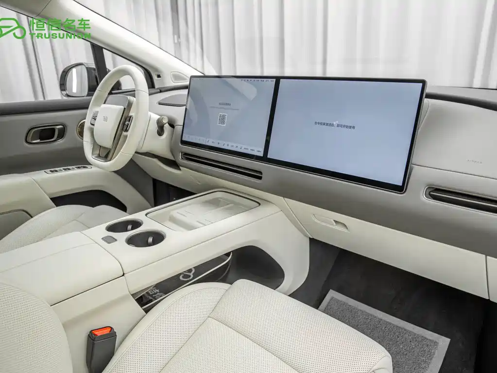 Li Auto i8 2025 — фото 15