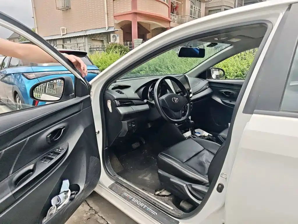 Toyota Yaris L 2019 — фото 14