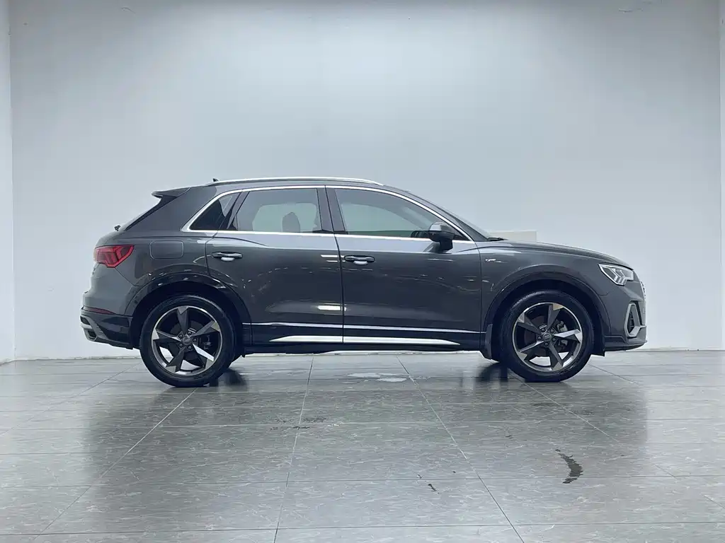 Audi Q3 2020 — фото 9
