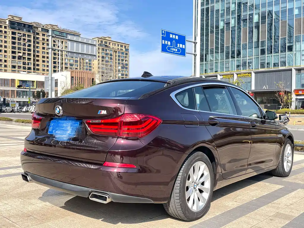 BMW 5 Series GT 2014 — фото 12