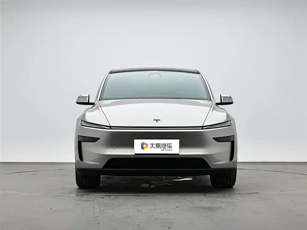 Tesla Model Y L 2025