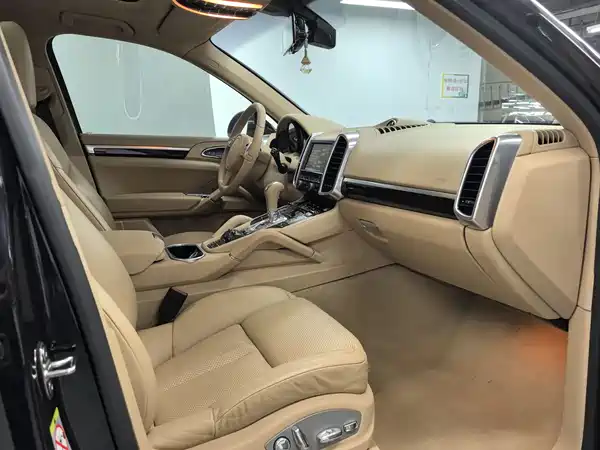 Porsche Cayenne 2011