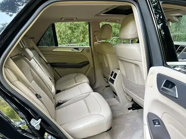 Mercedes-Benz M-Class 2015