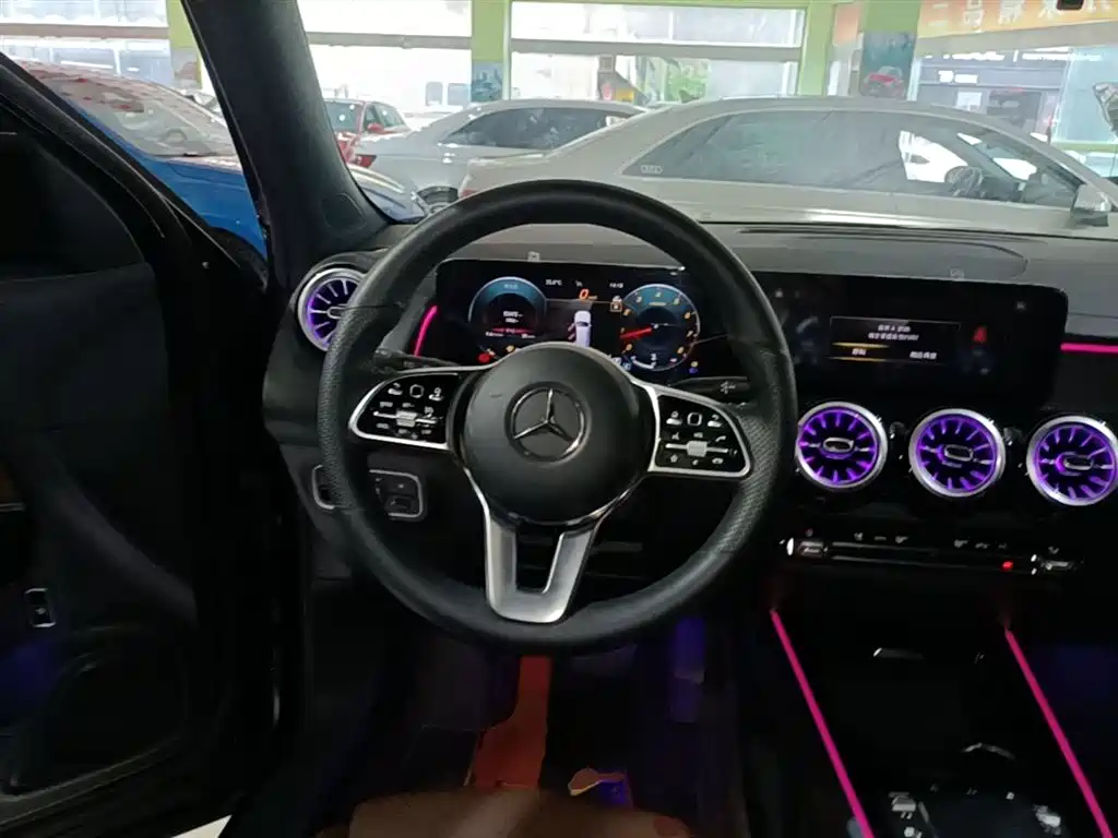 Mercedes-Benz GLB 2023 — фото 11