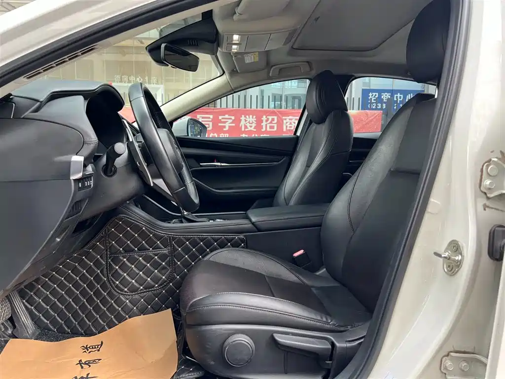 Mazda 3 Axela 2022