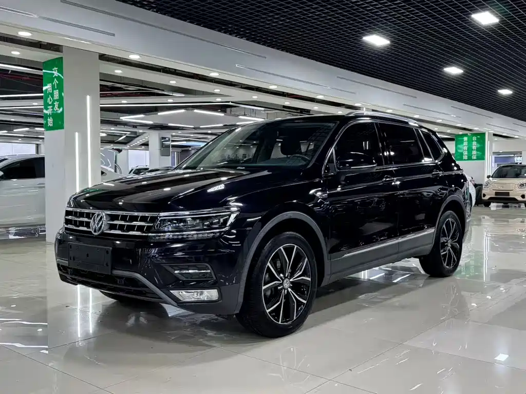 Volkswagen Tiguan L 2019 — фото 1