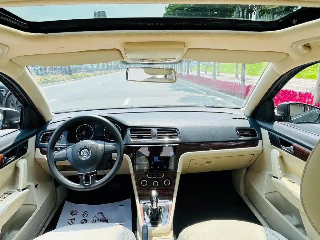Volkswagen Lavida 2014