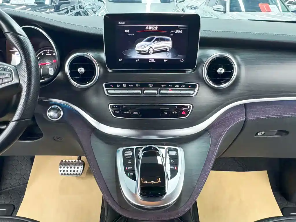 Mercedes-Benz V-Class 2019 — фото 11