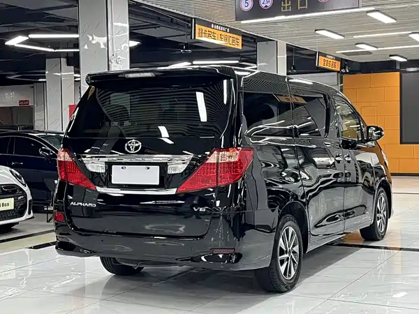 Toyota Alphard 2011
