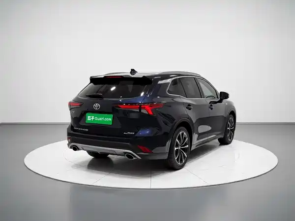 Toyota Crown Kluger 2024