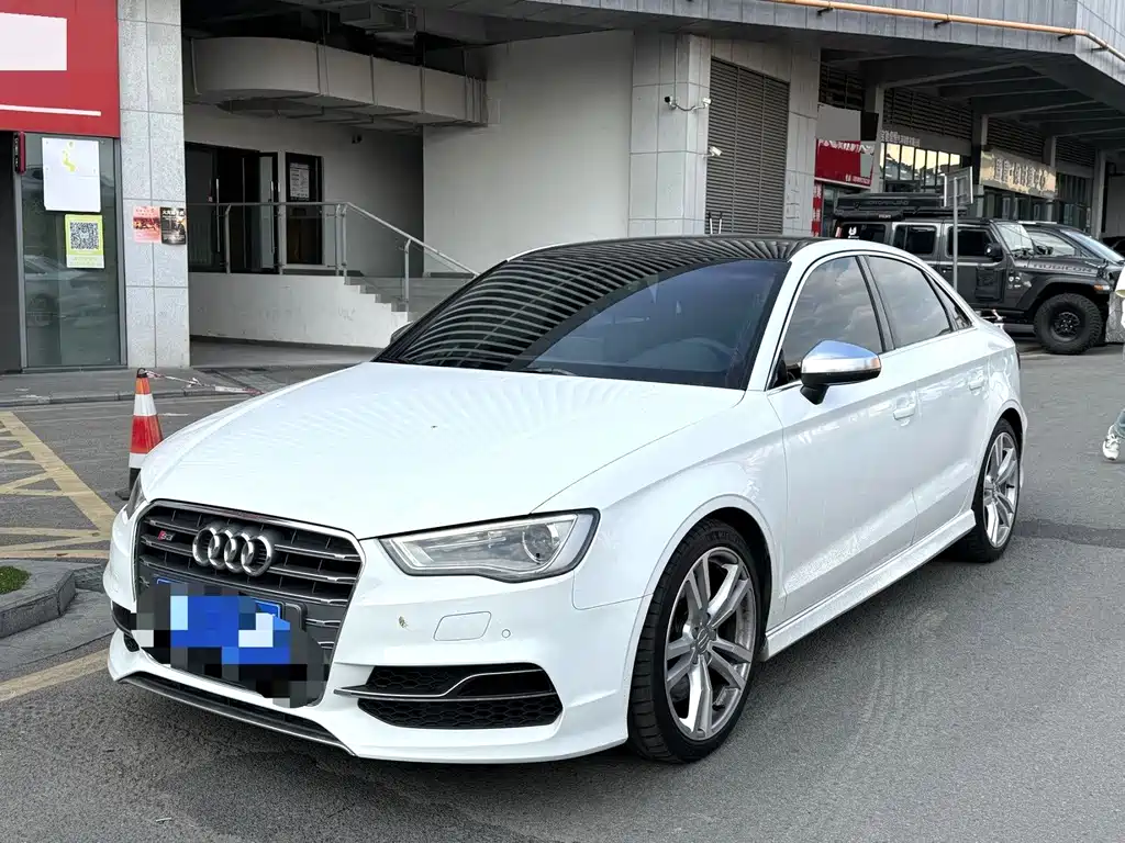 Audi S3 2015 — фото 1