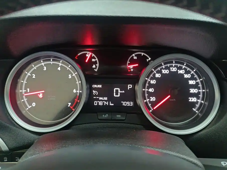 Peugeot 408 2015 — фото 14