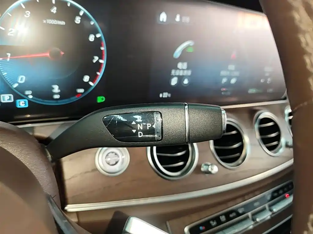 Mercedes-Benz E-Class 2023 — фото 14