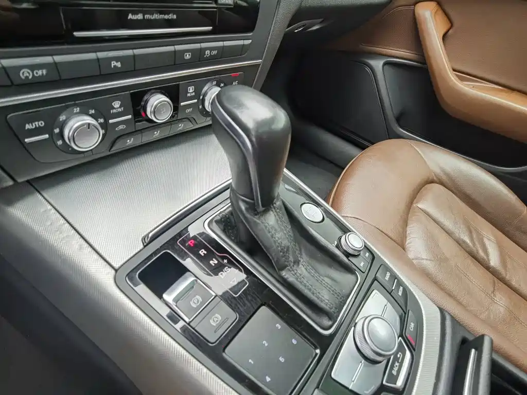 Audi A6L 2018 — фото 13