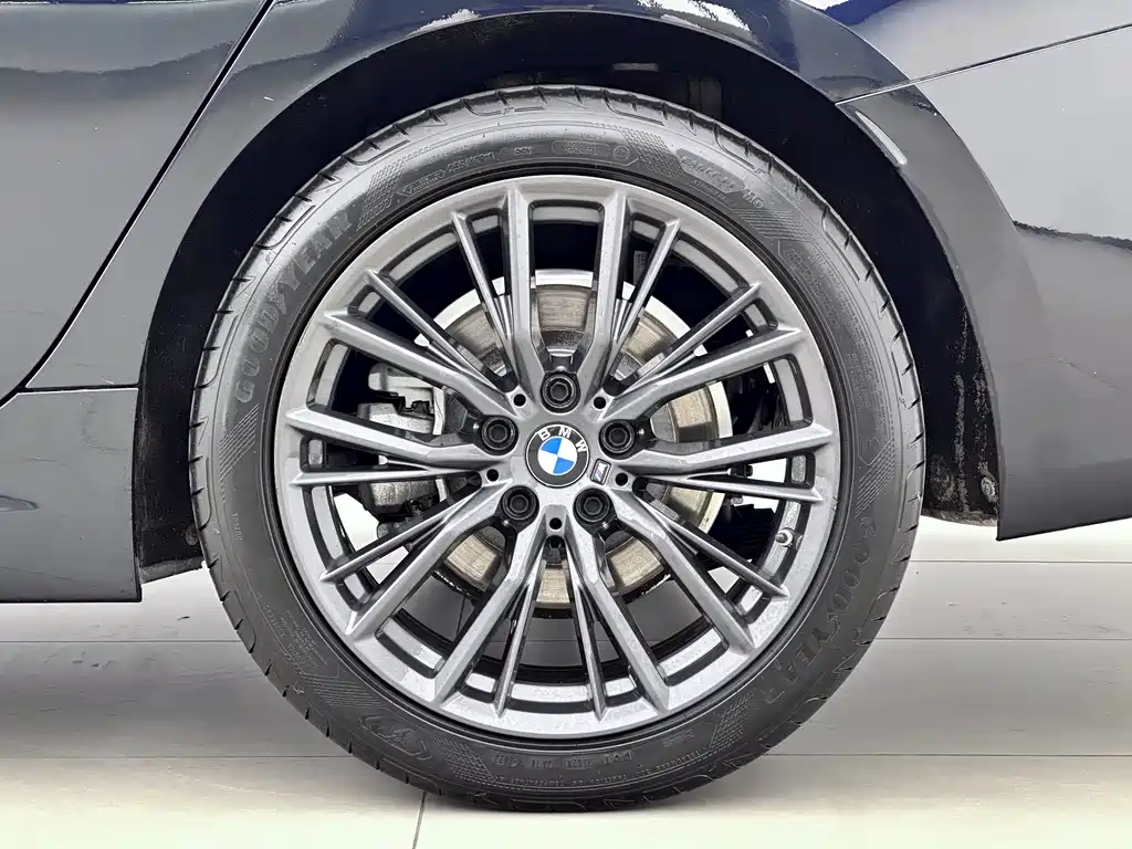 BMW 3 Series 2024 — фото 17