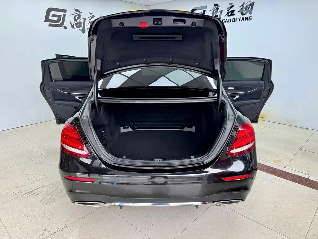 Mercedes-Benz E-Class 2017 — фото 21