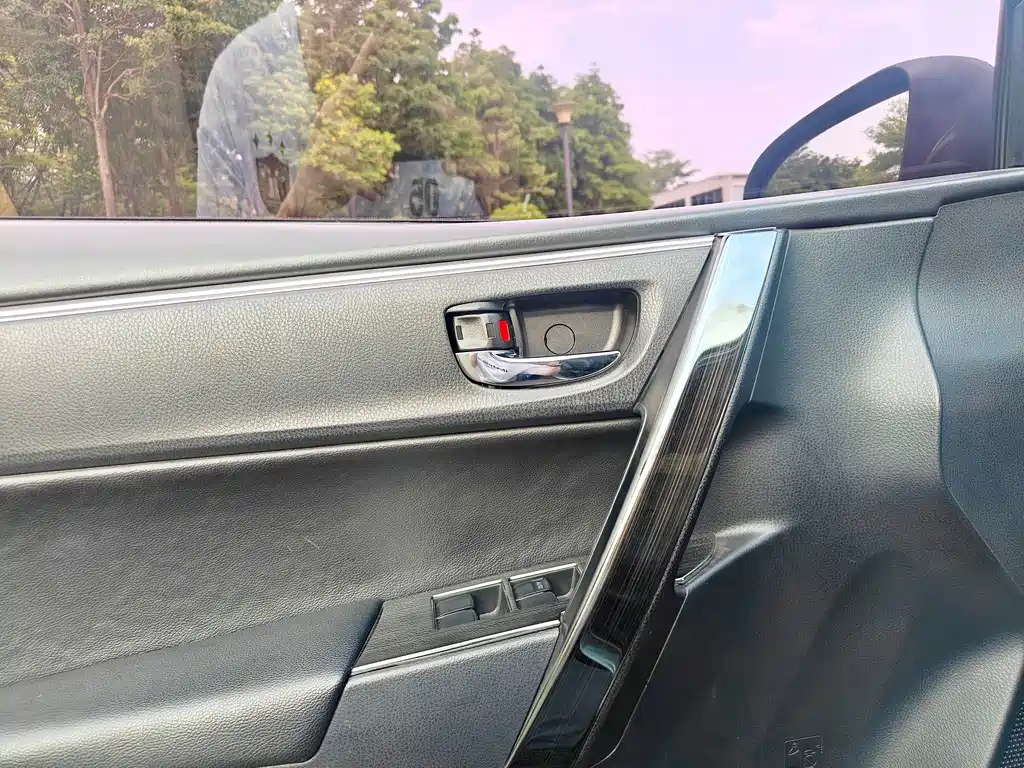 Toyota Corolla 2019 — фото 12