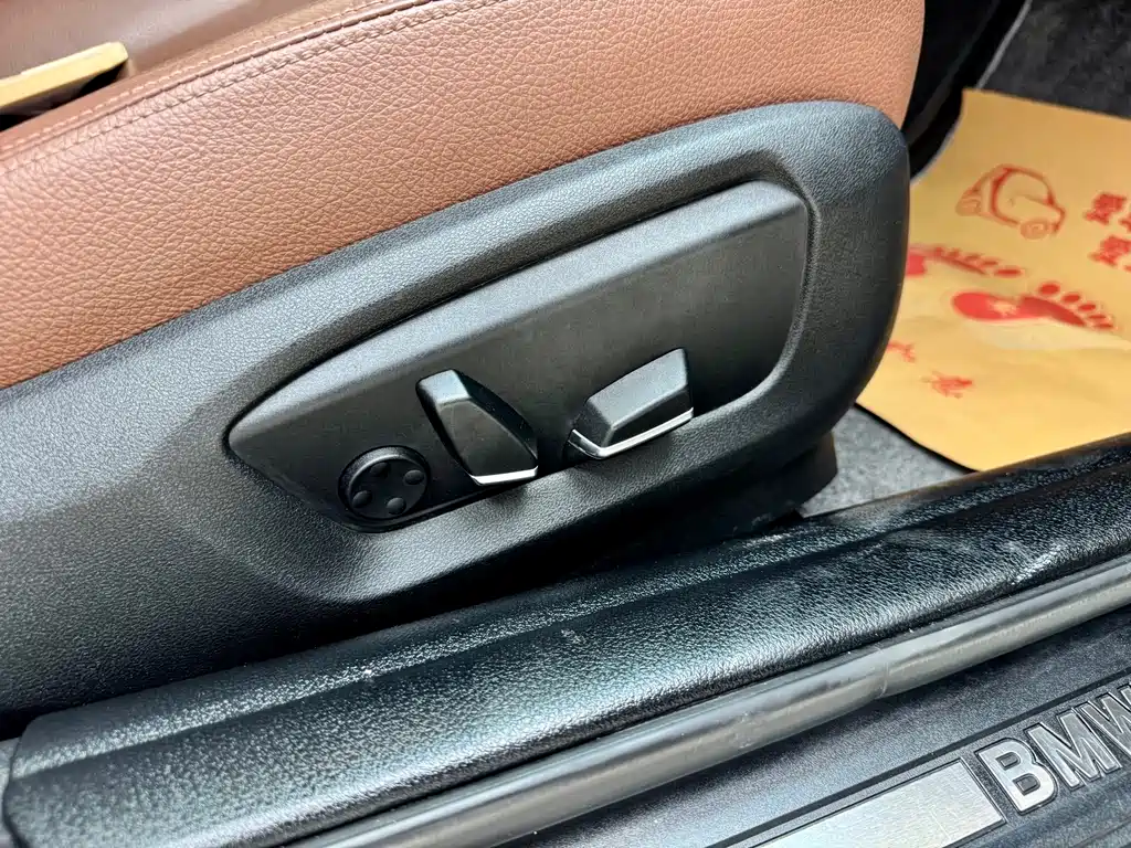 BMW 5 Series 2015 — фото 16