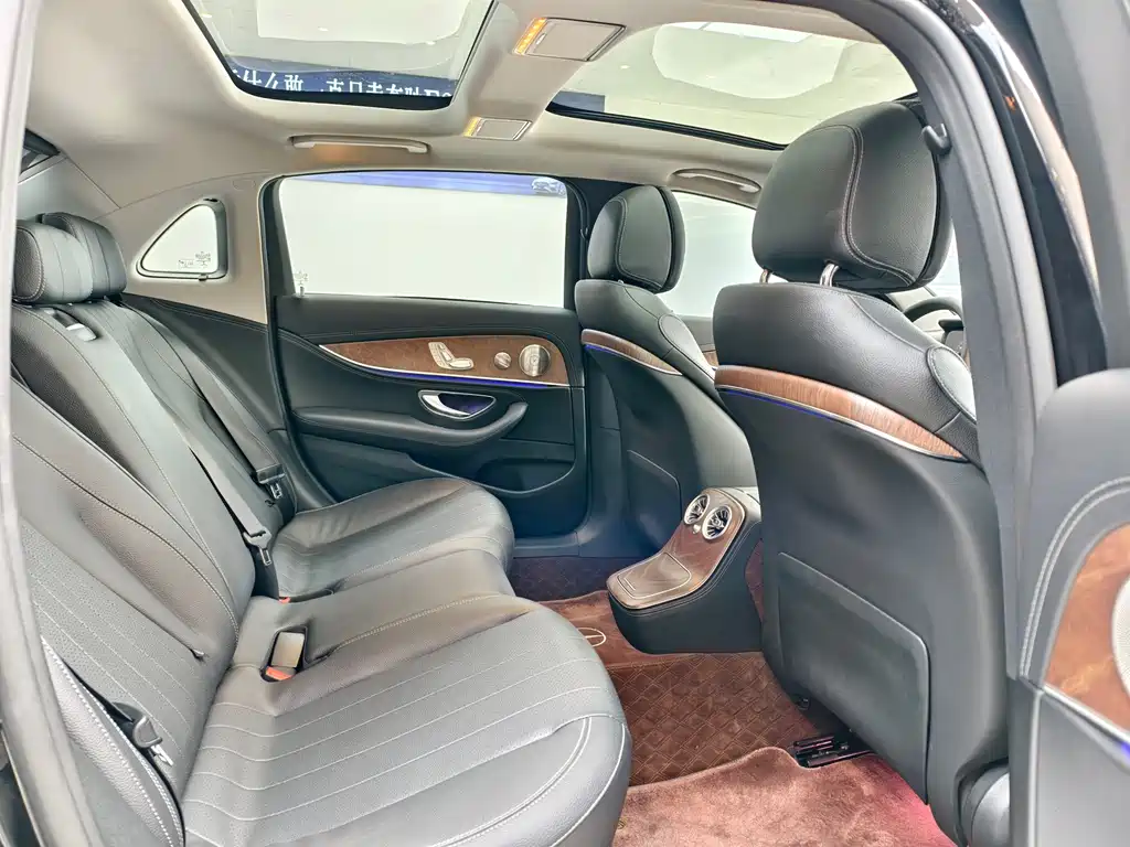 Mercedes-Benz E-Class 2021 — фото 14