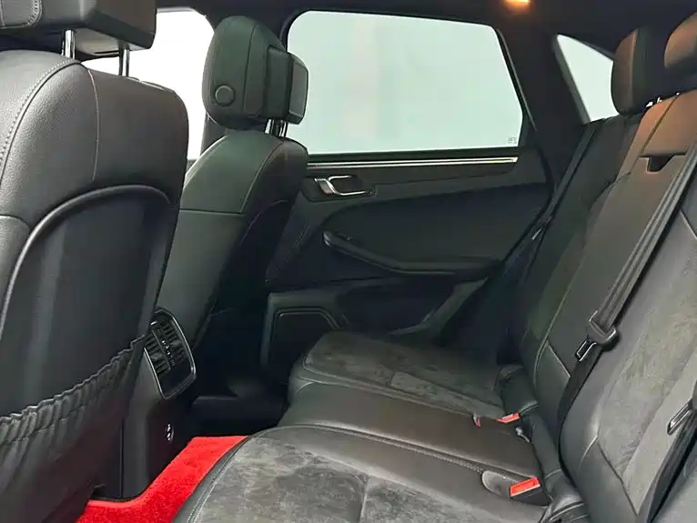 Porsche Macan 2021 — фото 13