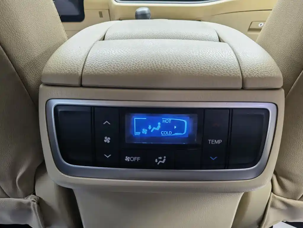 Toyota Highlander 2018 — фото 15